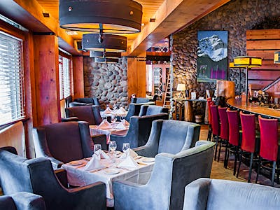 Maple Leaf Grill & Lounge