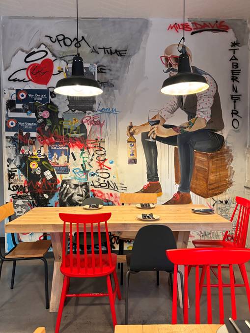 Malauva Wine Bar, Restaurant in Vigo
