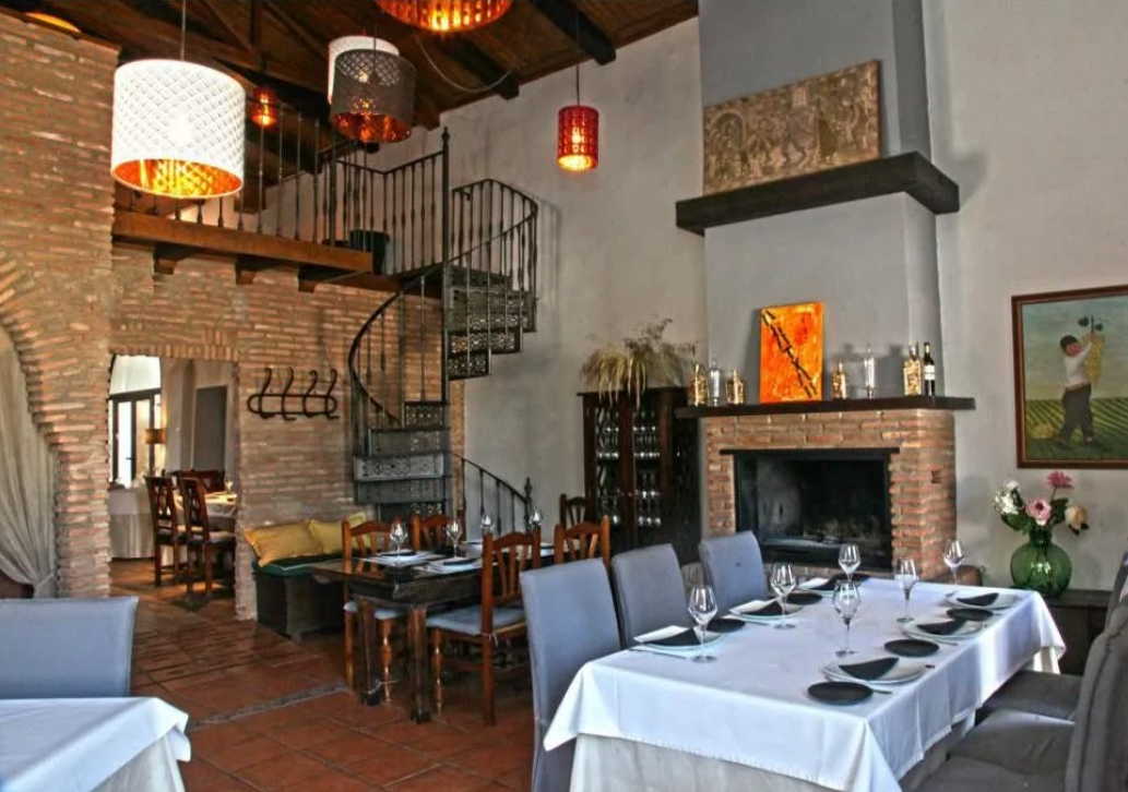 Agatxao Cooking Loft restaurant in Los Santos De Maimona