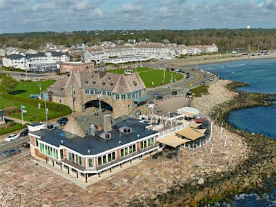 The Coast Guard House Restaurant, Restaurant in Narragansett