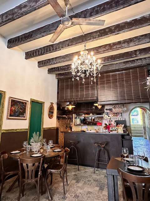 Menjoteca, Restaurant in Gualta