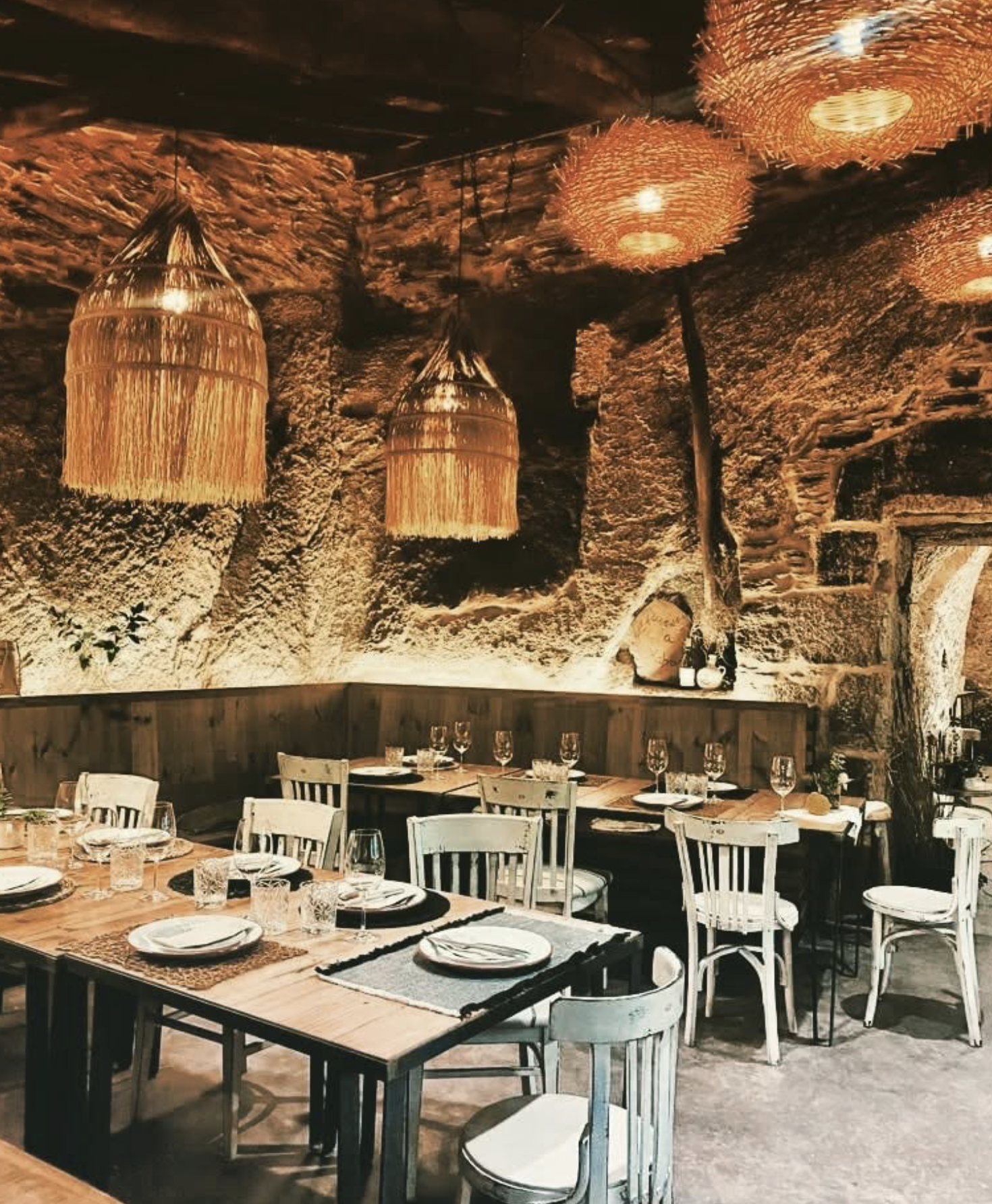 A Cova da Xabreira restaurant in Larouco