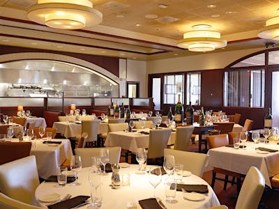 Sullivan's Steakhouse, Restaurant in Leawood