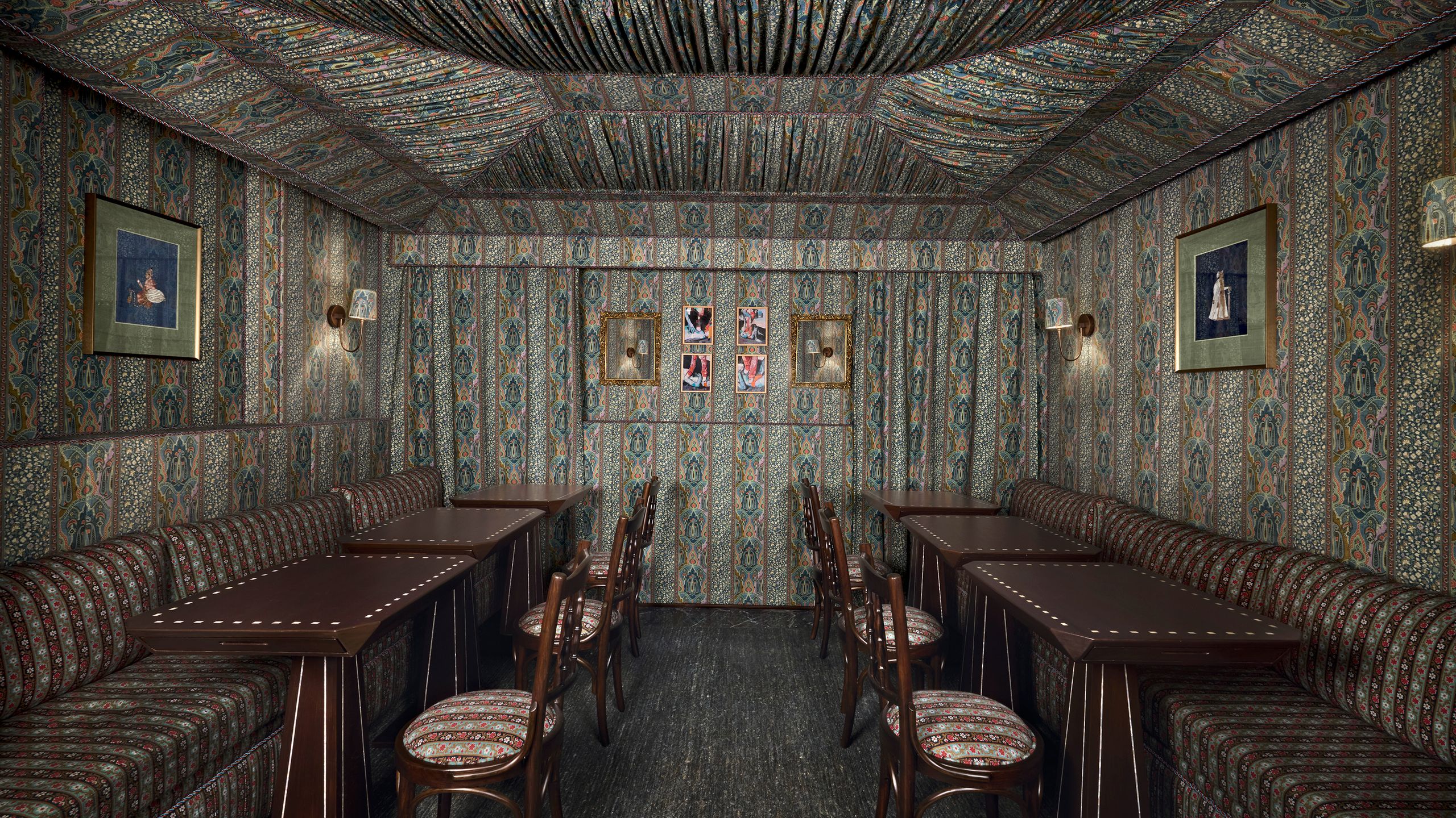 Paradox restaurant in Mumbai