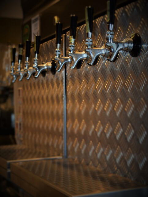 CRUZ BURGERS & CRAFT BEERS, Tokyo, Japan