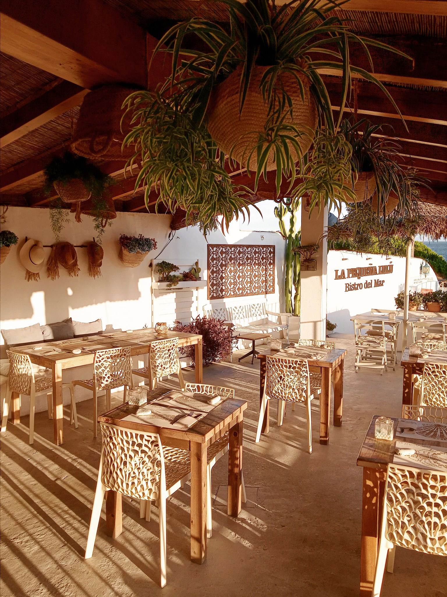 La Pequeña Lulú Bistro del Mar, Restaurant in Los Canos De Meca