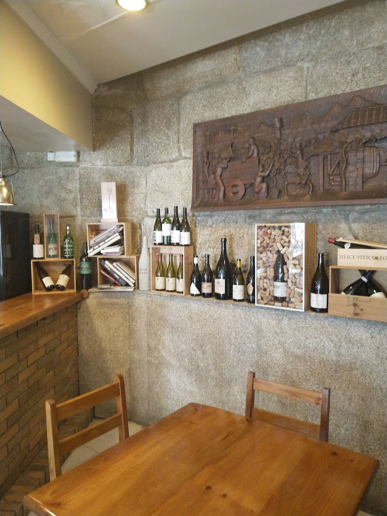 Taberna A Curva Bar de Viños, Restaurant in Portonovo