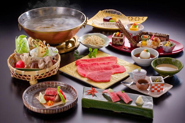 Taka Fuku Nagoya JR sentoraru tawāzu ten, Nagoya, Japan