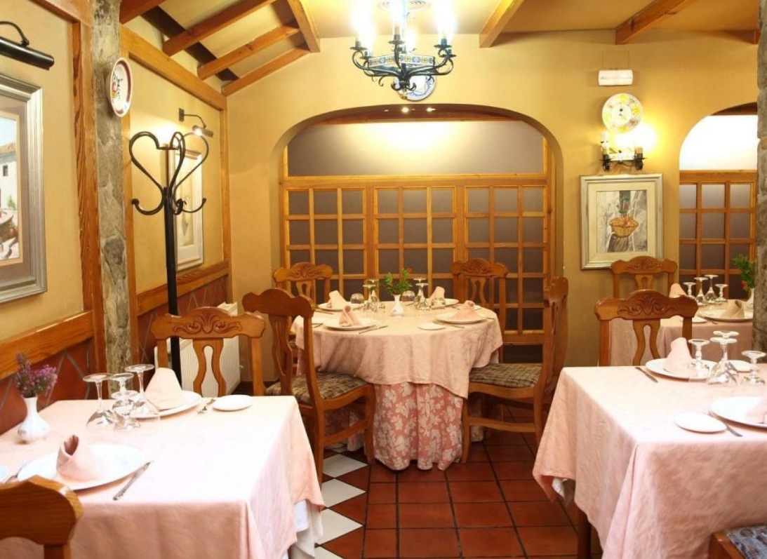 La Muralla restaurant in Canete