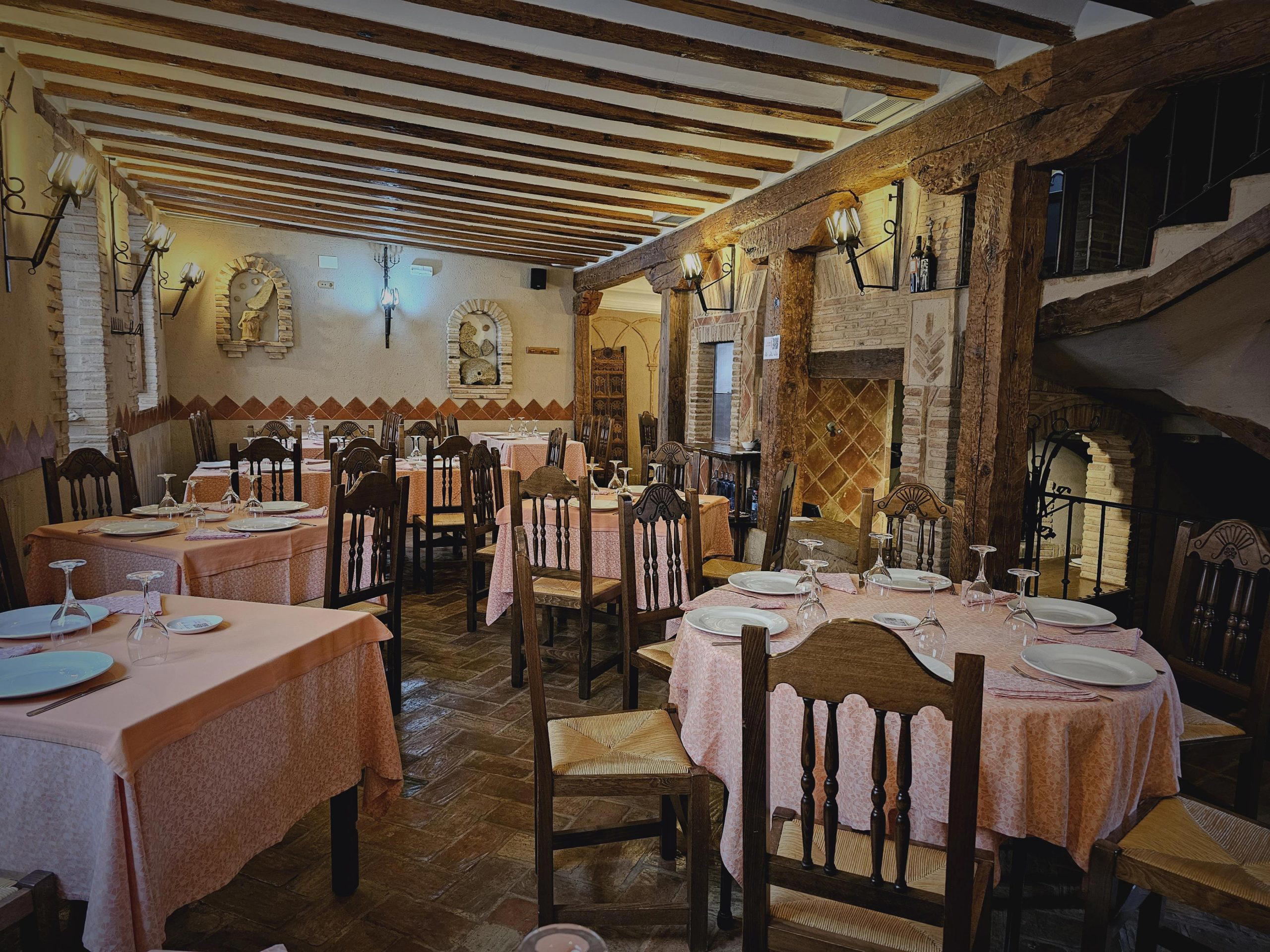 Tres Culturas restaurant in Becerril De Campos