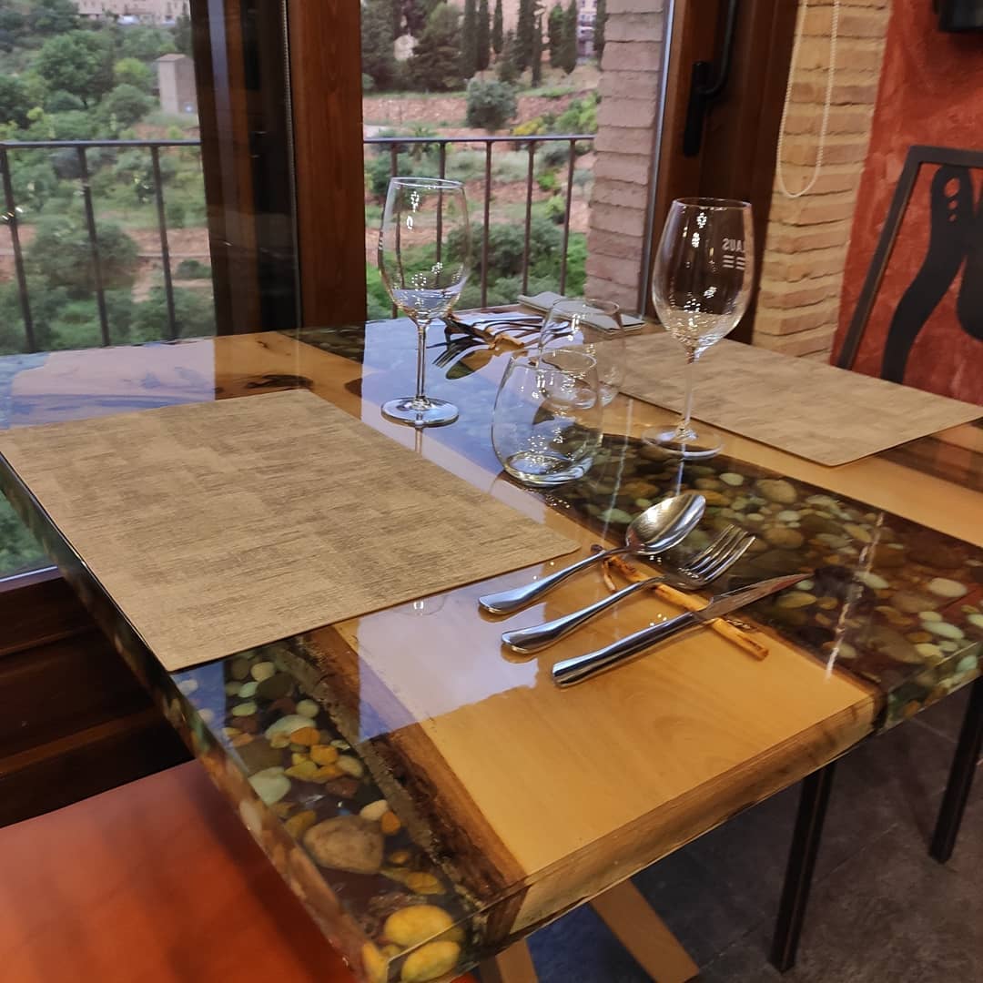 Cueva Reina restaurant in Alquezar