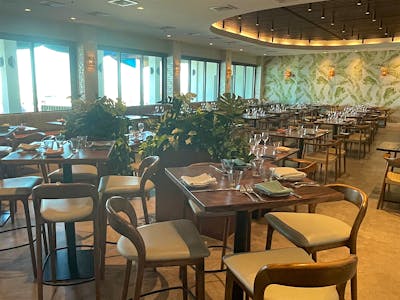 Henrietta’s Bayfront, Restaurant in South Padre Island
