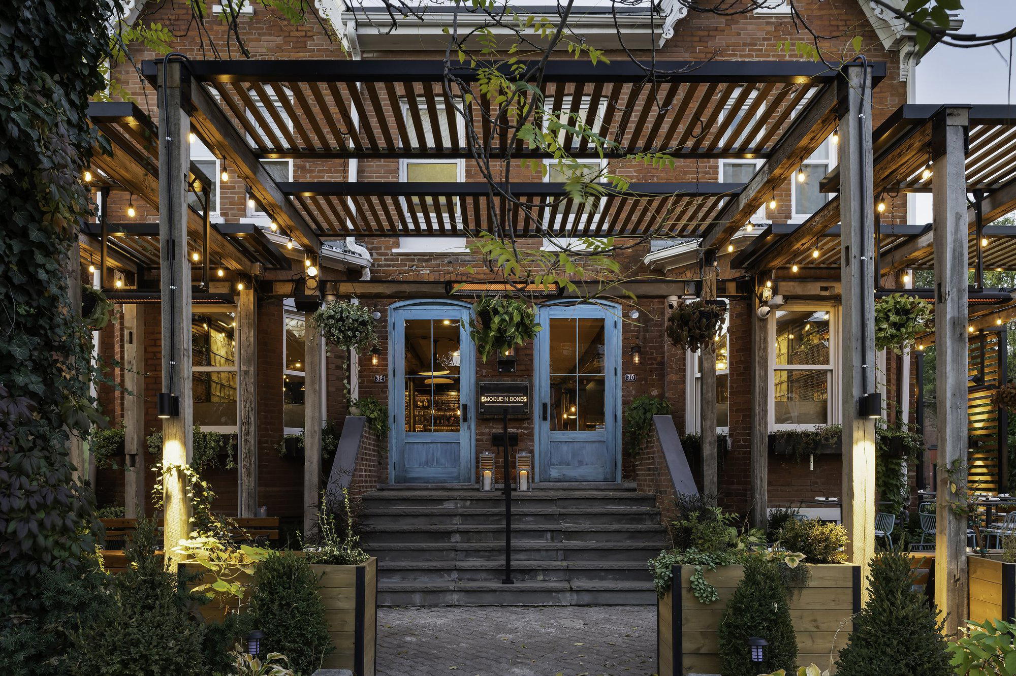 SmoQue N' Bones restaurant in Toronto, Canada