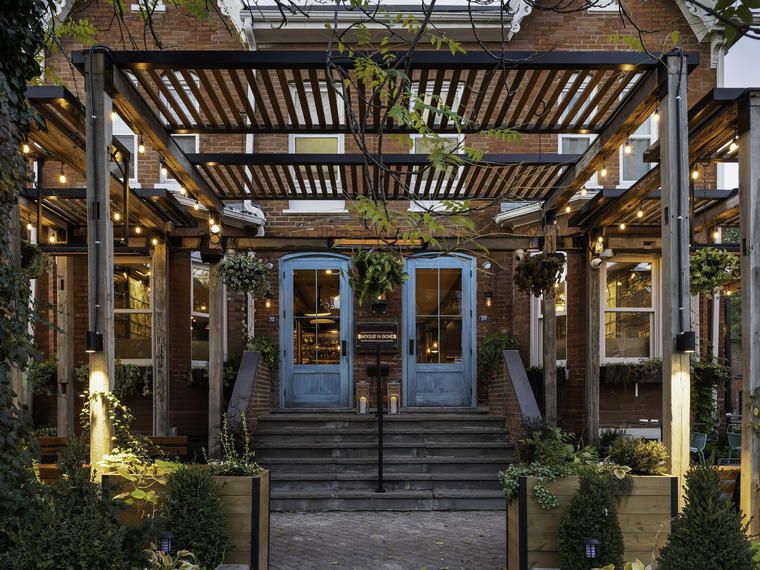 SmoQue N' Bones, Toronto, Canada
