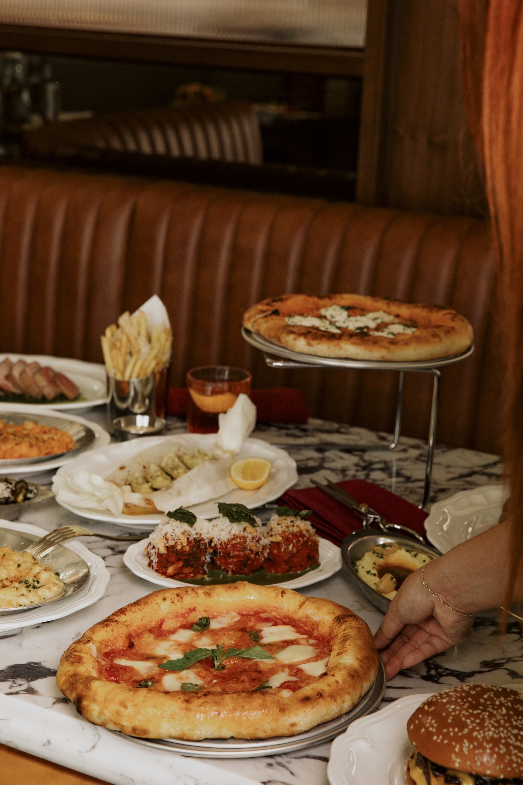 Salina, Restaurant in Los Angeles