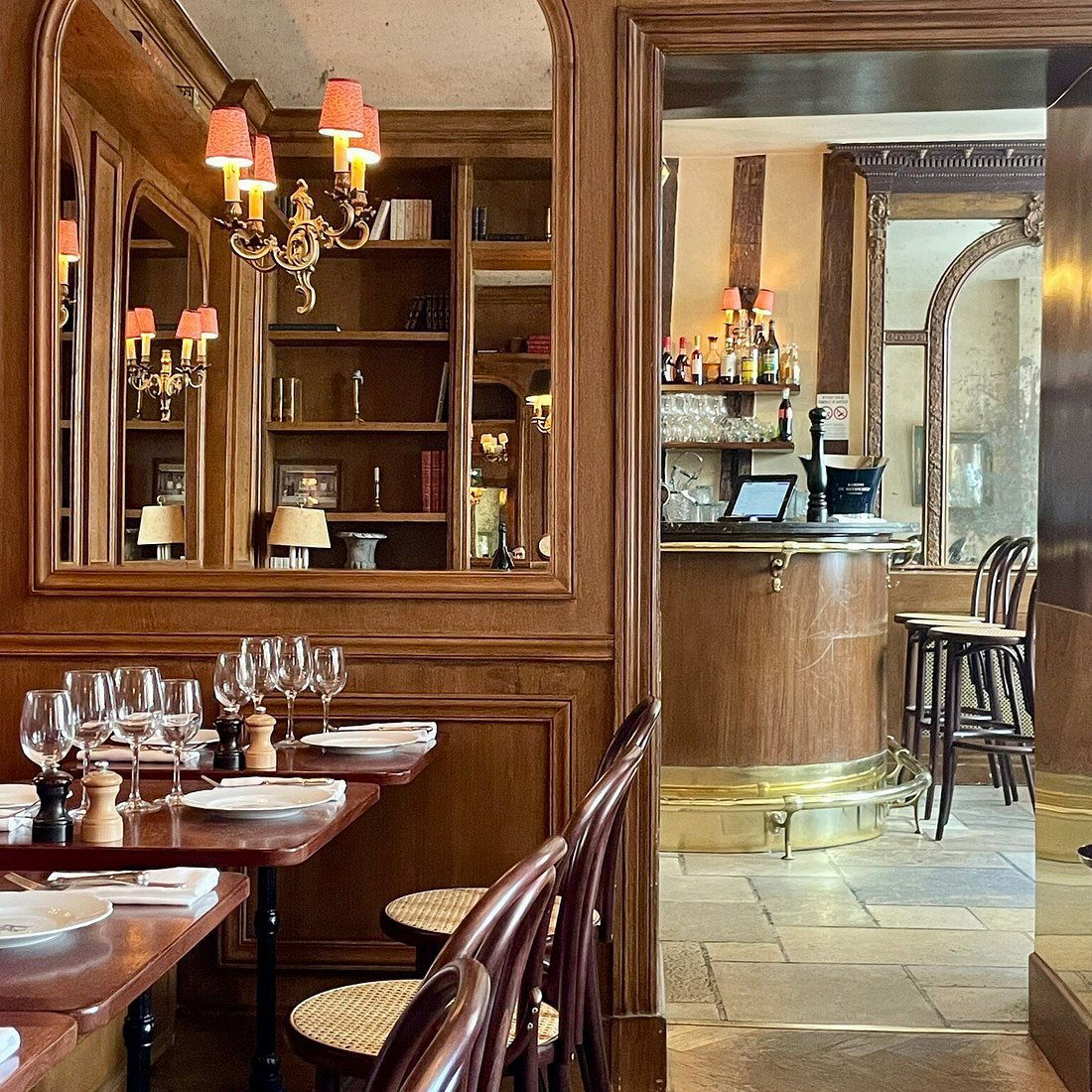 le petite chaise, Restaurant in Paris