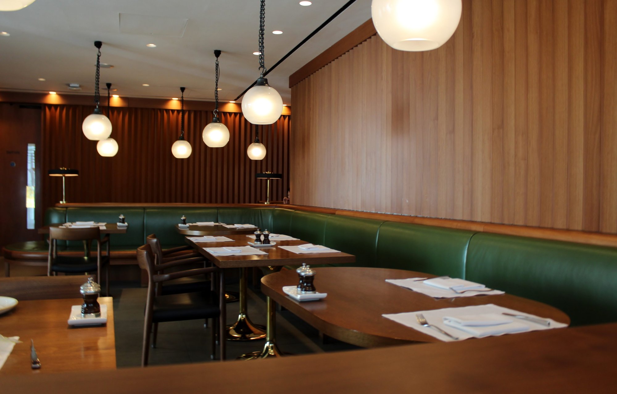 Cathay Pacific First Dining Room, Restaurant in Hillingdon