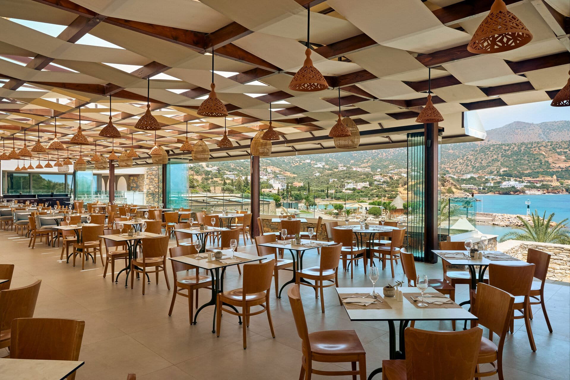 Amalthea Main Restaurant, Restaurant in Crete