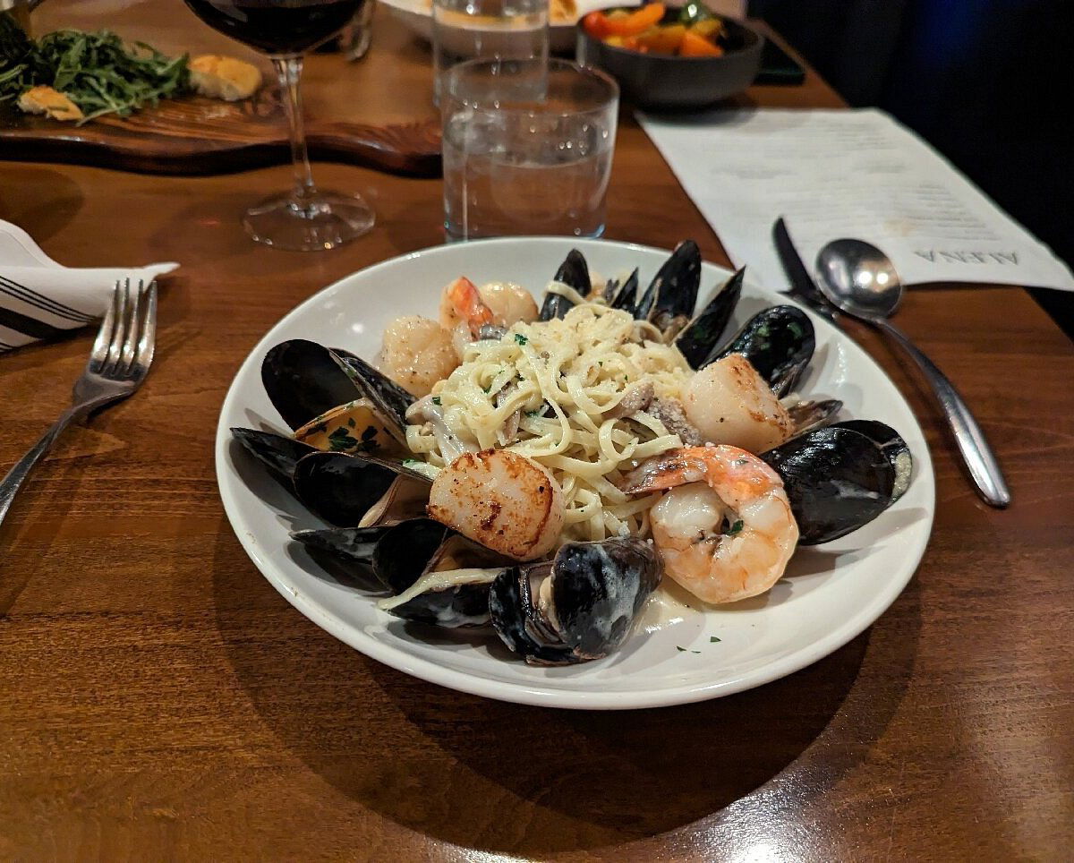 Alena, Restaurant in Winnipeg