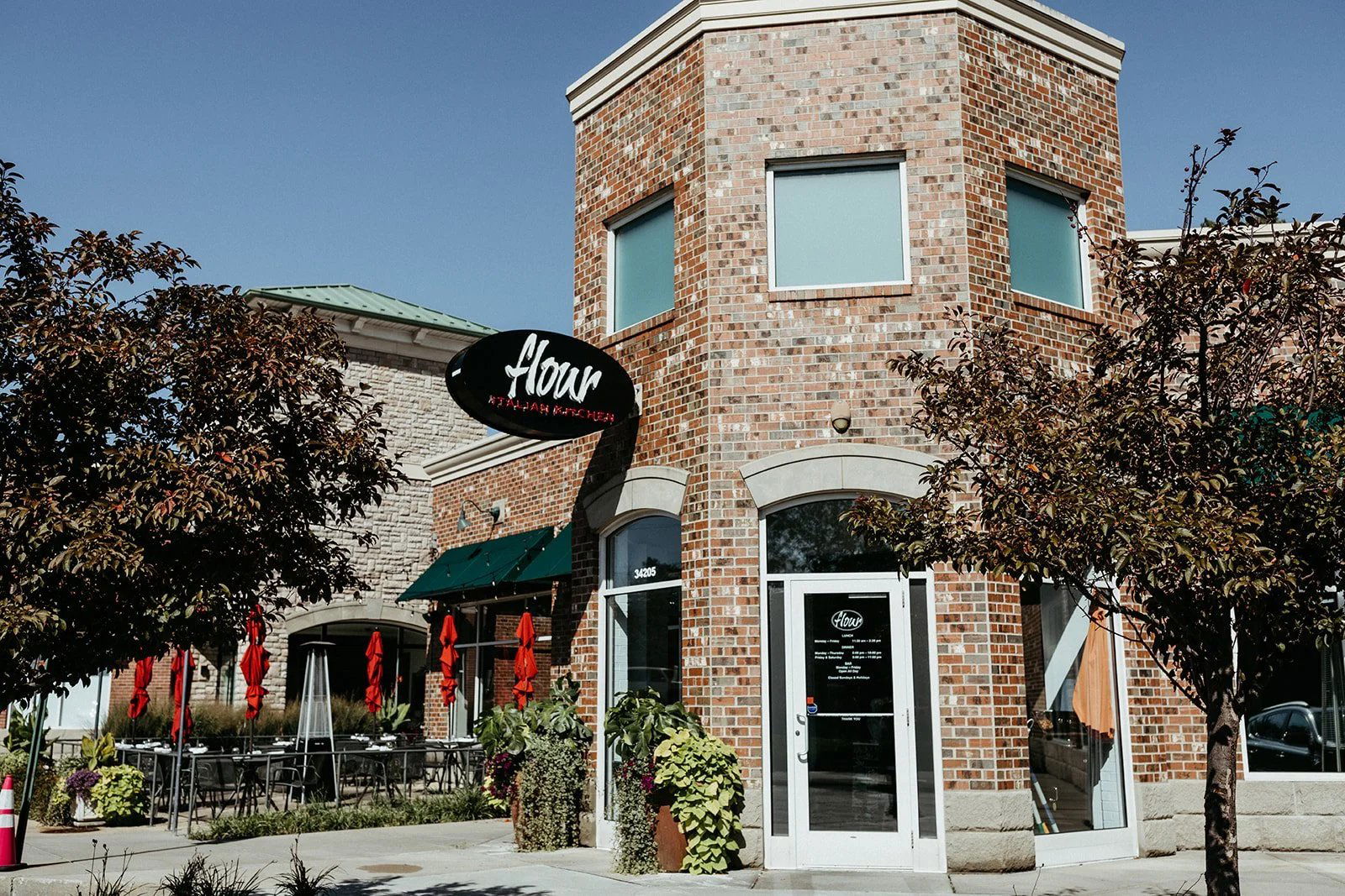 Flour, Restaurant in Moreland Hills