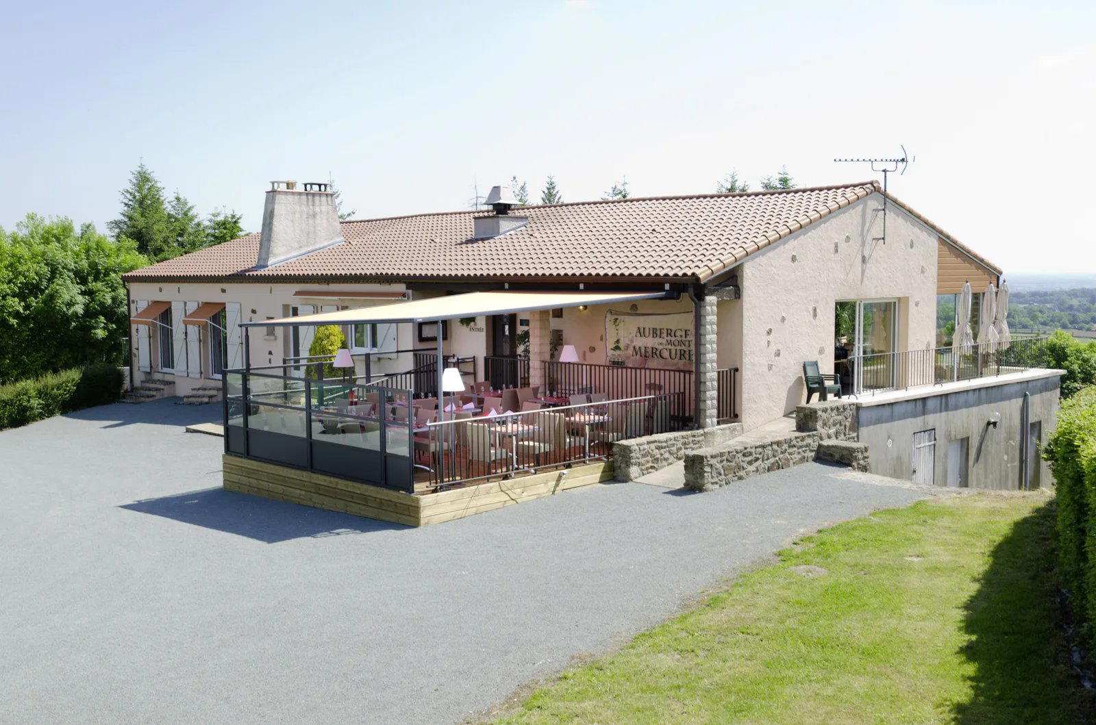 Mount Mercury Tavern, Sèvremont, France