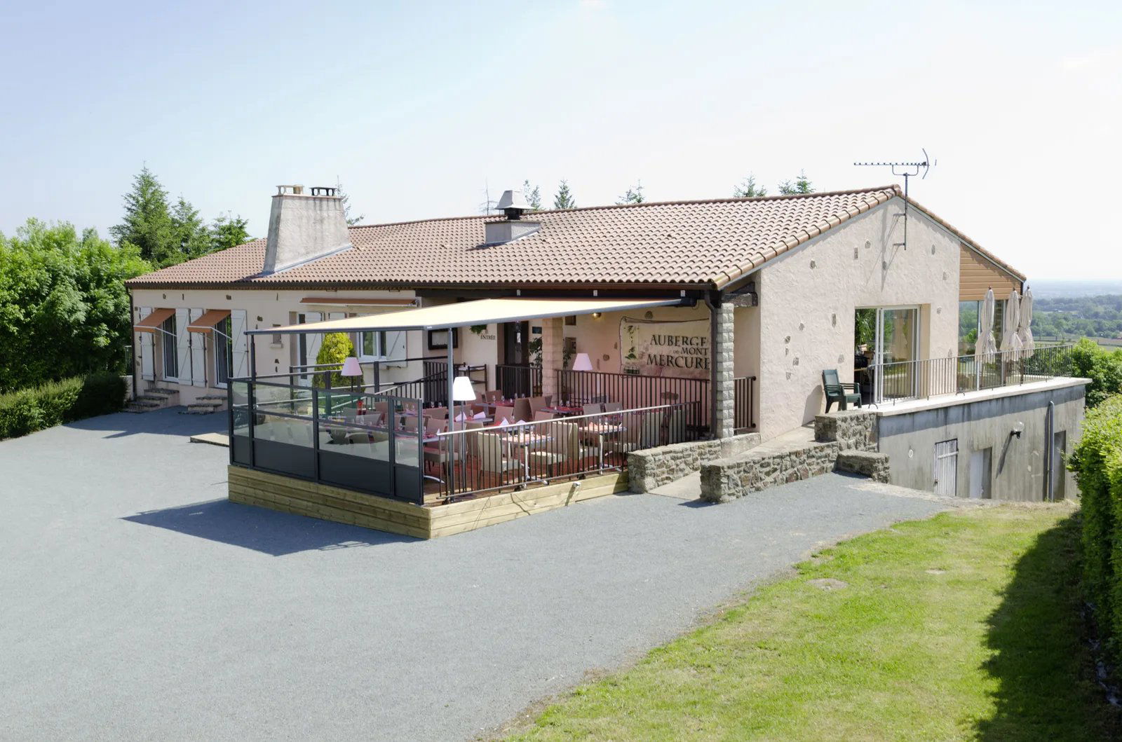 Mount Mercury Tavern, Restaurant in Sèvremont