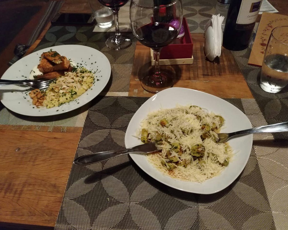 Casa da Flor Restaurante restaurant in Dourados, Brazil