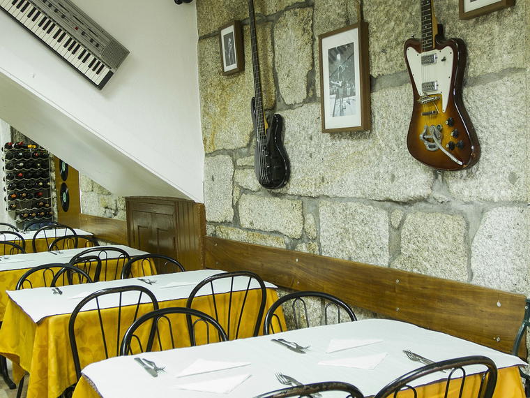 Taberna Santo António, Porto, Portugal