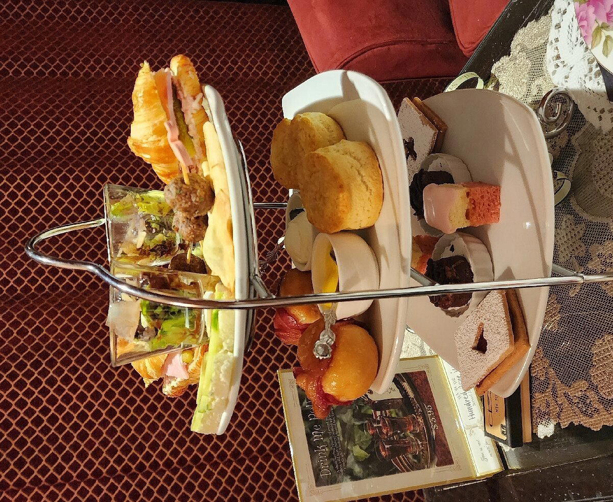 The St. James Tearoom restaurant in Albuquerque, United States