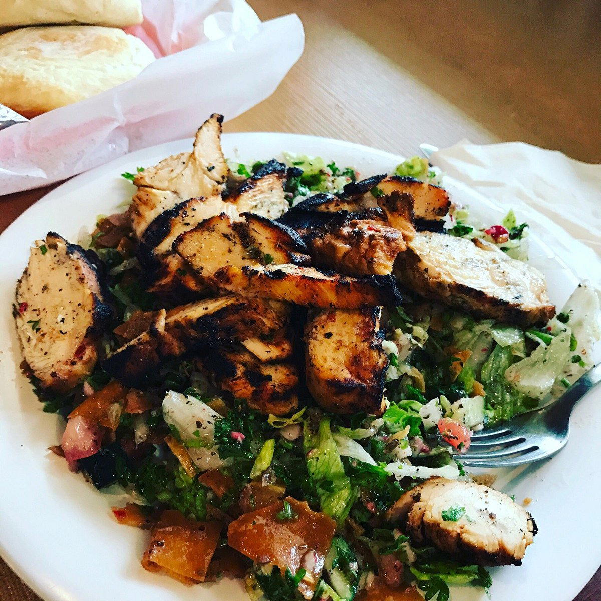 Zaytoon restaurant in Lansing