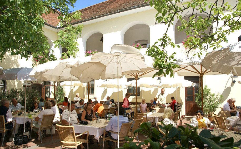 Altes Brauhaus restaurant in Frauenkirchen