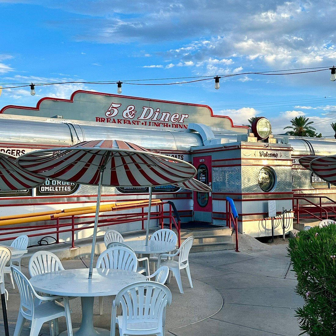 5 & Diner restaurant in Phoenix, United States