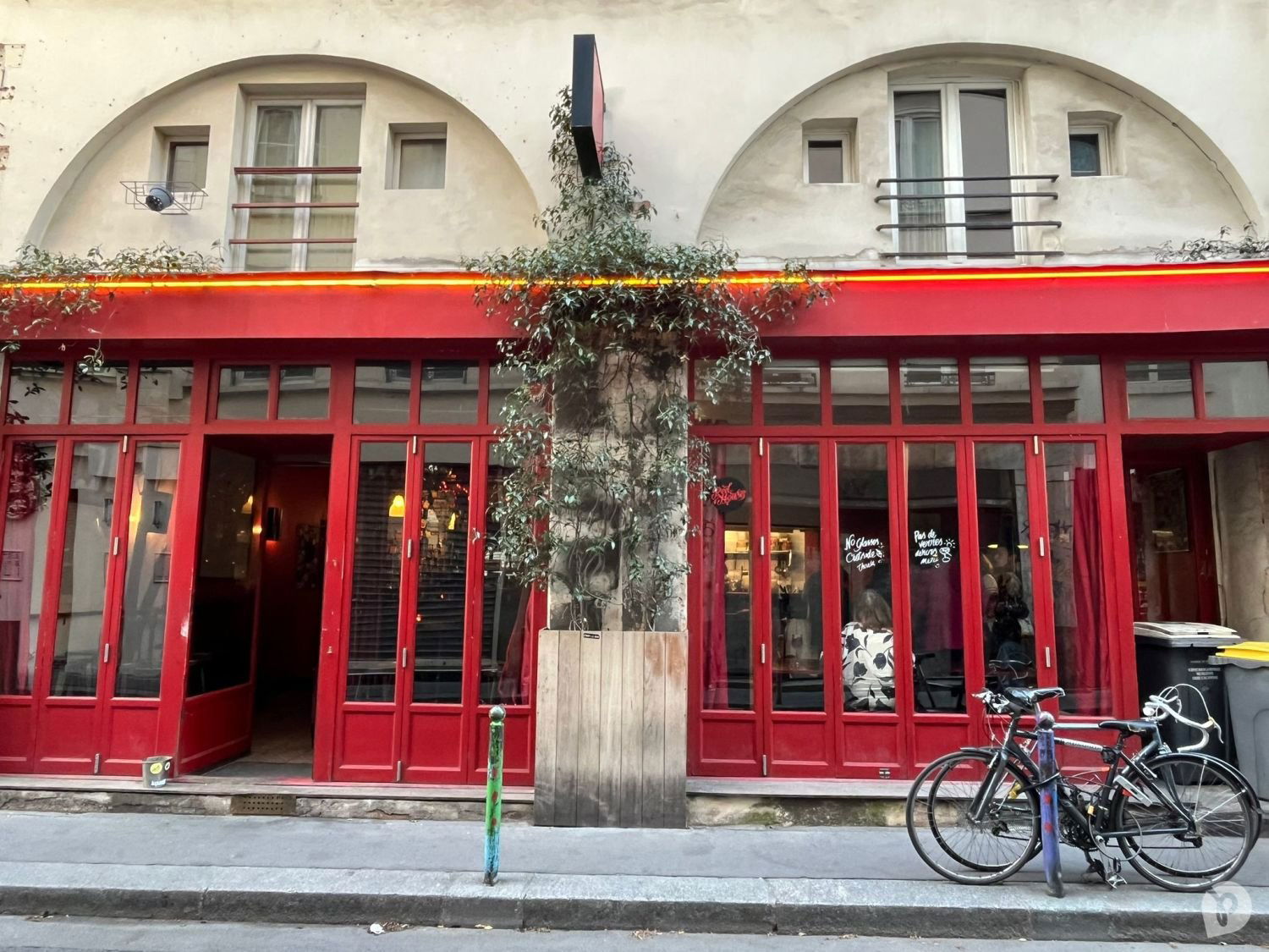 Red House, Restaurant in Paris