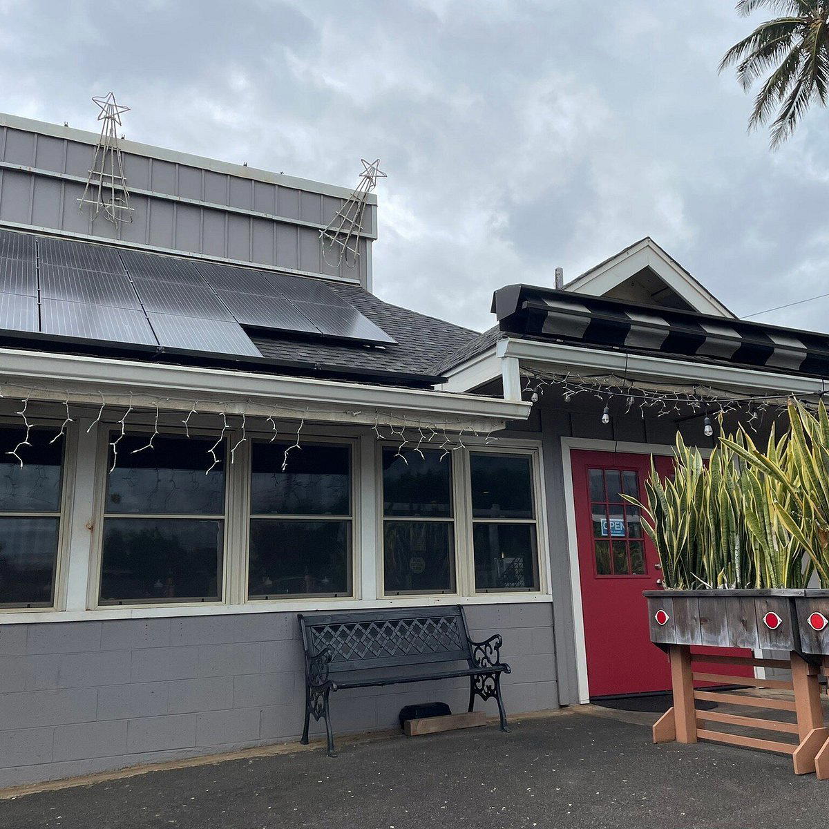 A Saigon Cafe restaurant in Wailuku