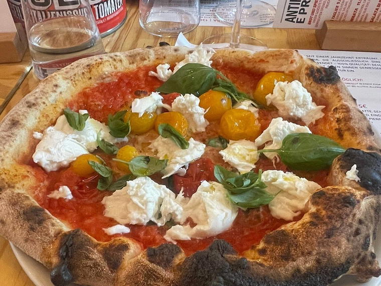 Antica Pizzeria Nennillo, Cologne, Germany