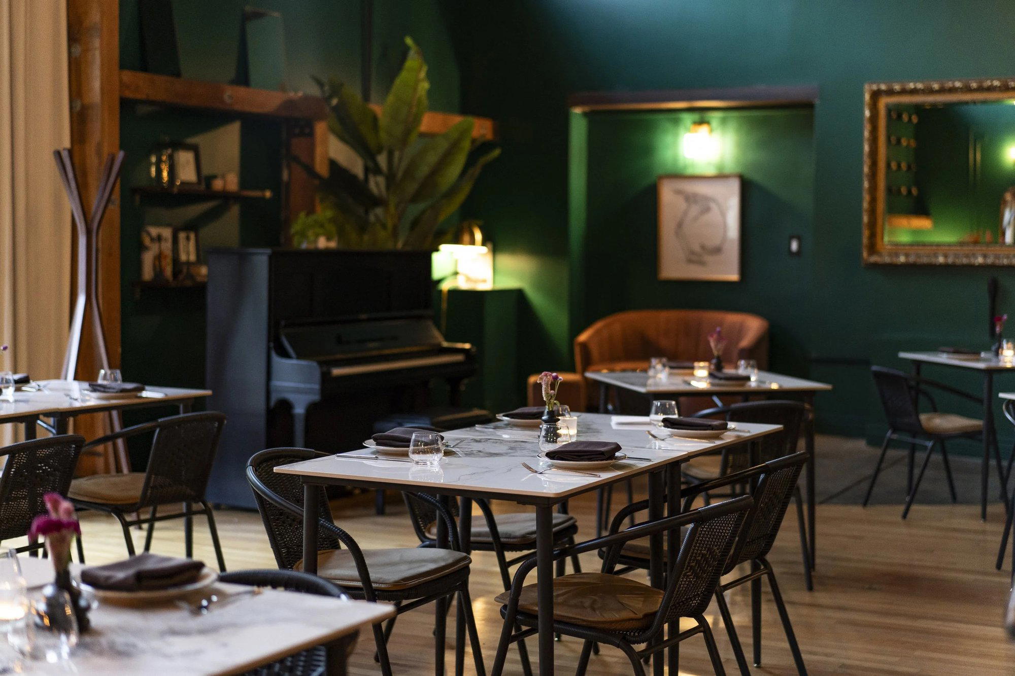 Songbird Parlour restaurant in Glen Ellen, United States