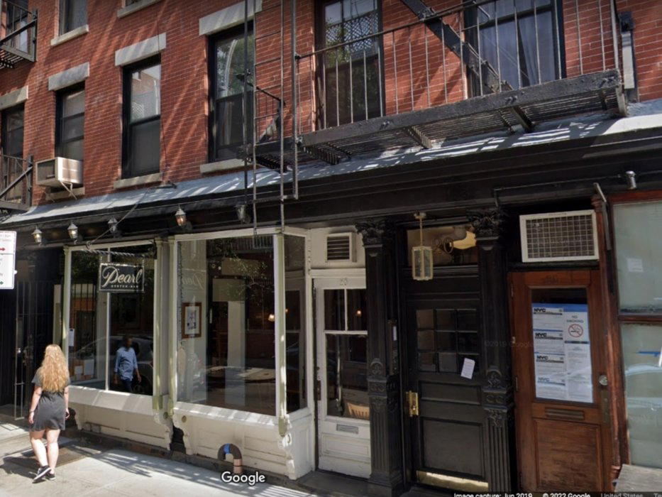 Pearl Oyster Bar restaurant in New York City, United States