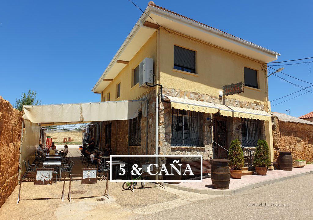 Bar Asador 5 & Caña restaurant in Litos
