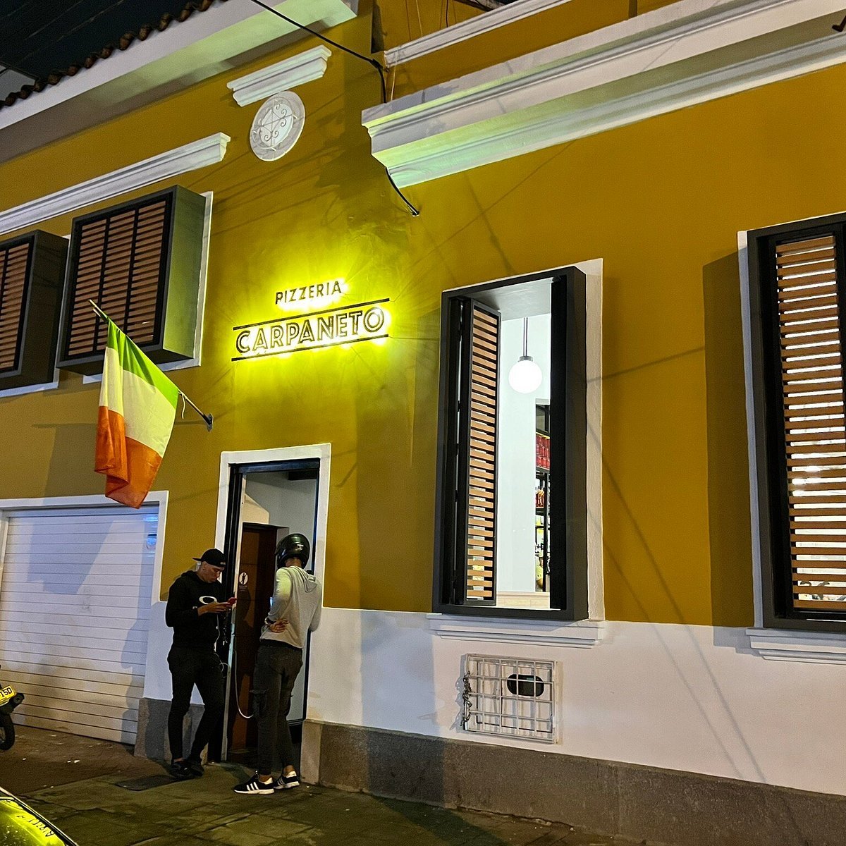 Pizzeria Carpaneto Granada Cali, Restaurant in Cali
