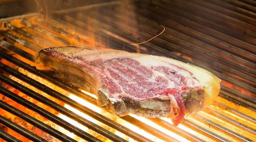 Almansa · Pasión & brasas, Restaurant in Seville