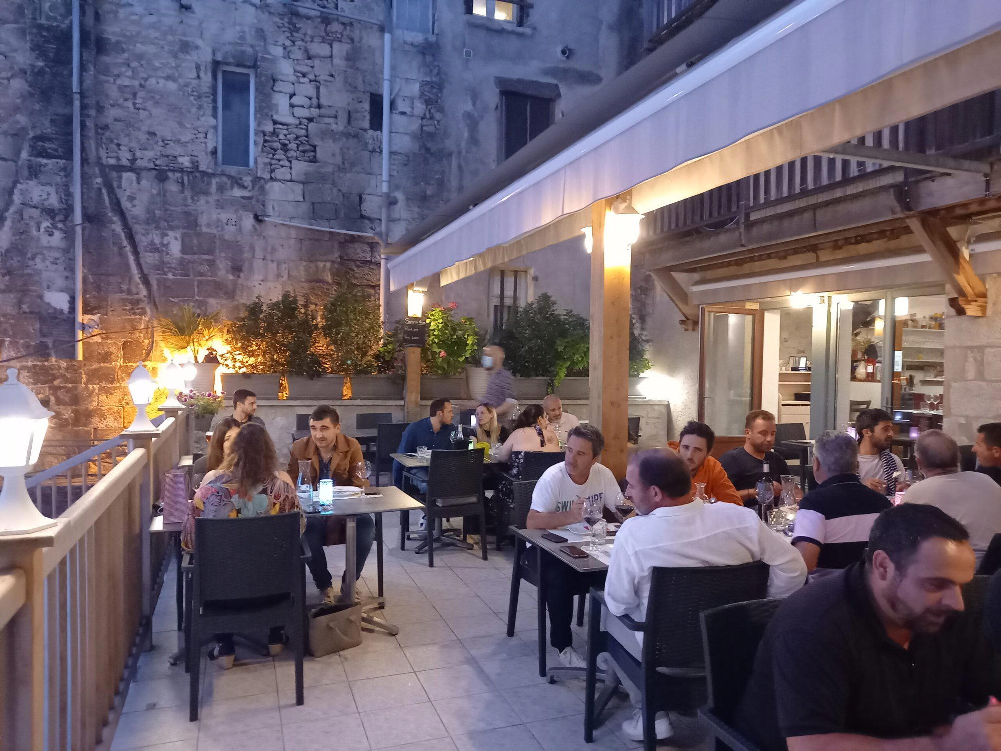 Le Seizieme restaurant in Périgueux, France