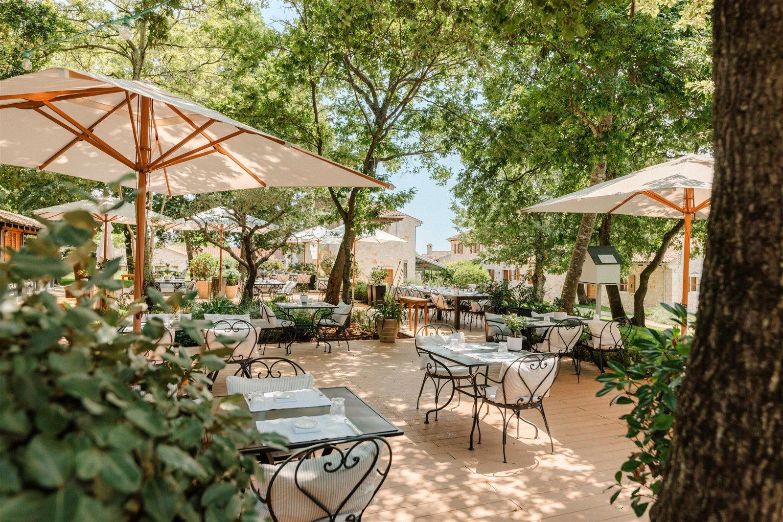 Oliveto Restaurant & Lounge Bar restaurant in Bale