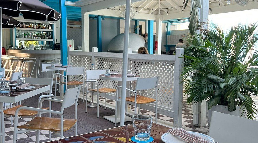 Paradise Pizza, Restaurant in Seven Mile Beach