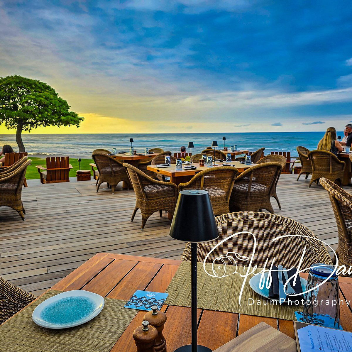 Beach Tree Restaurant & Bar, Restaurant in Kailua Kona