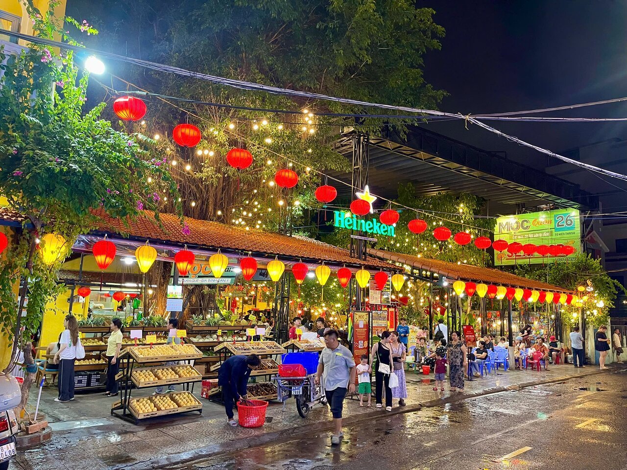 MỘC Quán Seafood restaurant in Da Nang, Vietnam