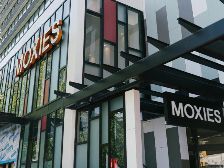 Moxies - West Georgia, Vancouver, Canada