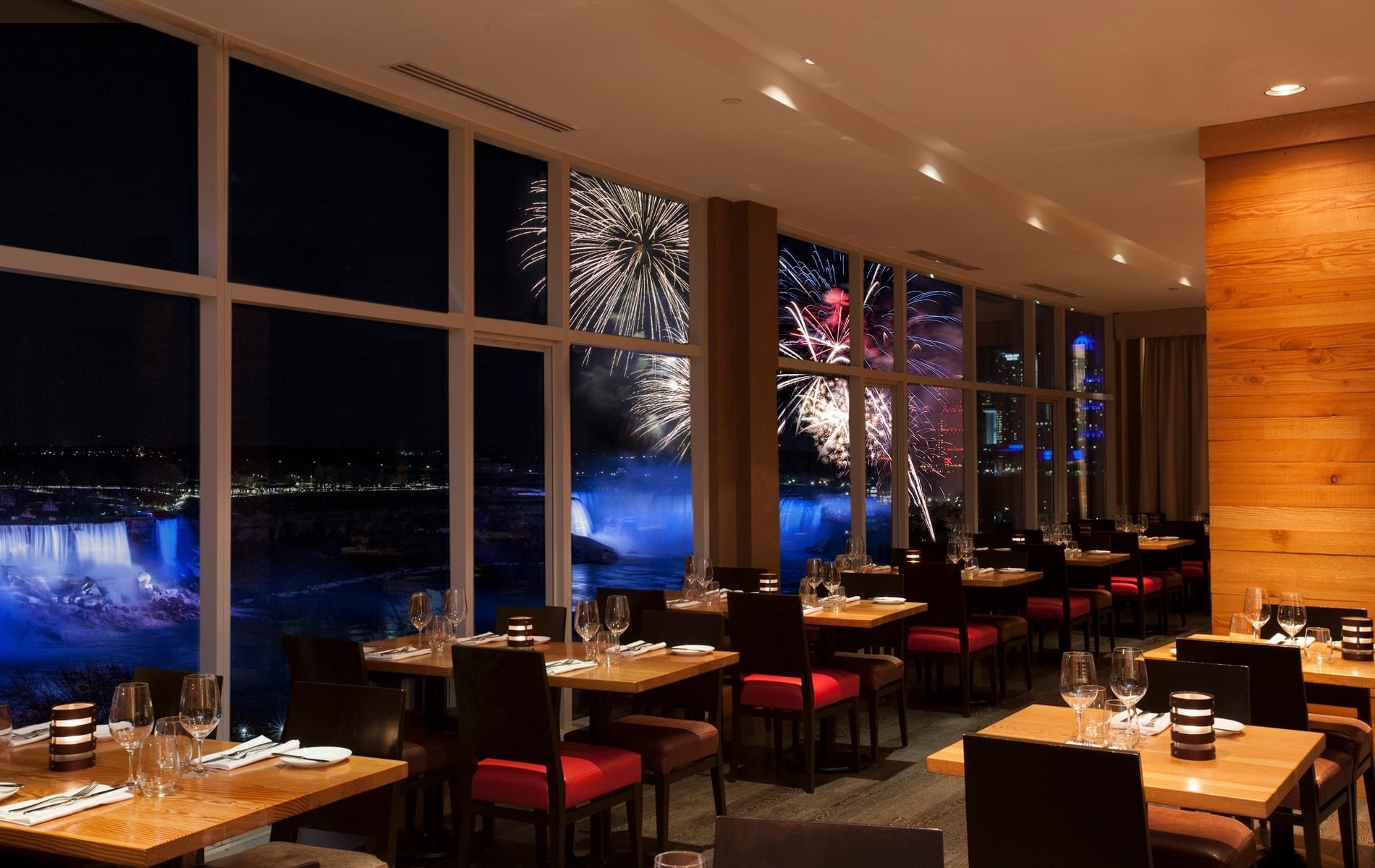 Massimo's Italian Fallsview Restaurant, Restaurant in Niagara Falls