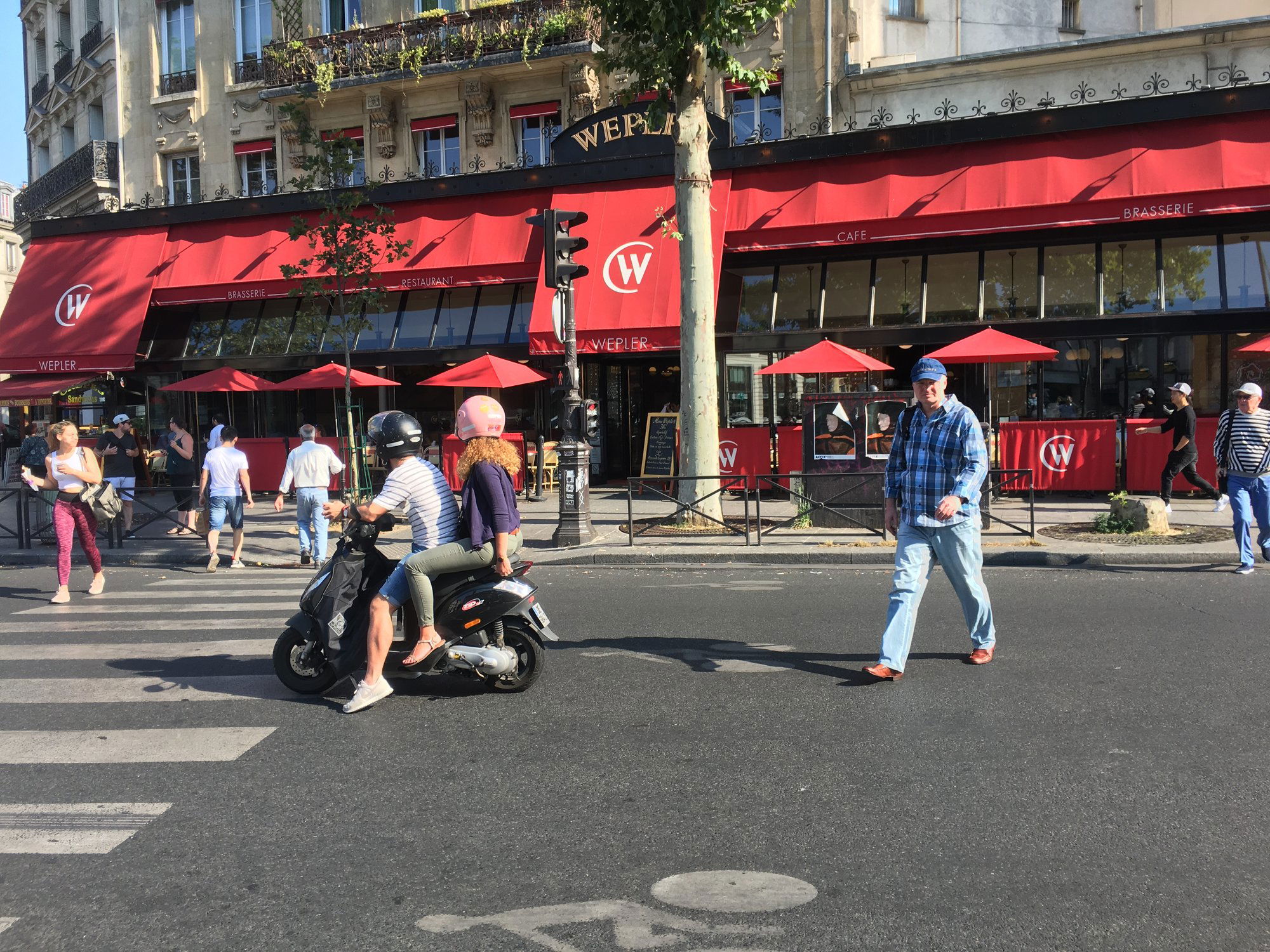 Wepler, Restaurant in Paris