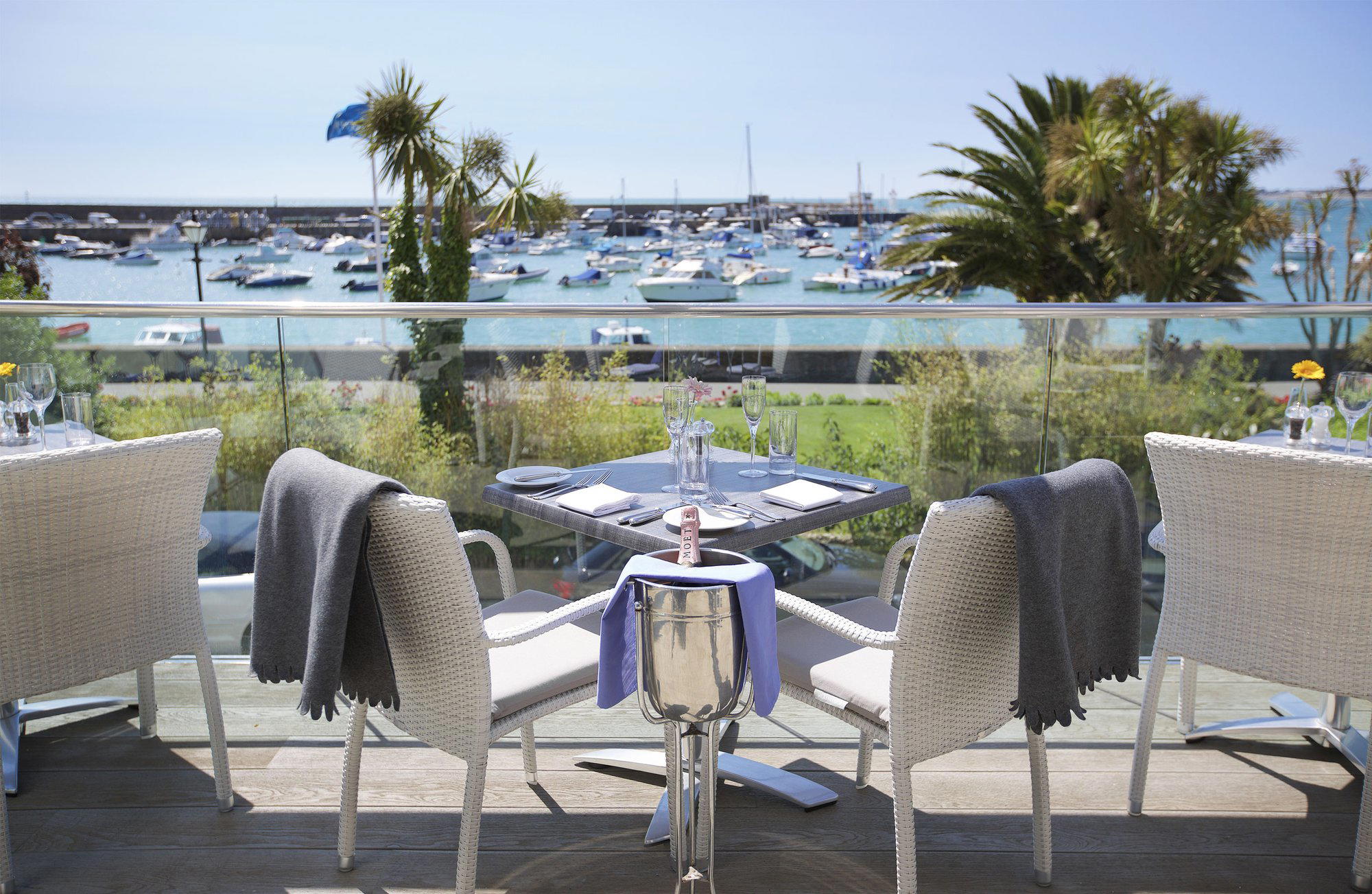 Sumas restaurant in Saint Martin, Jersey