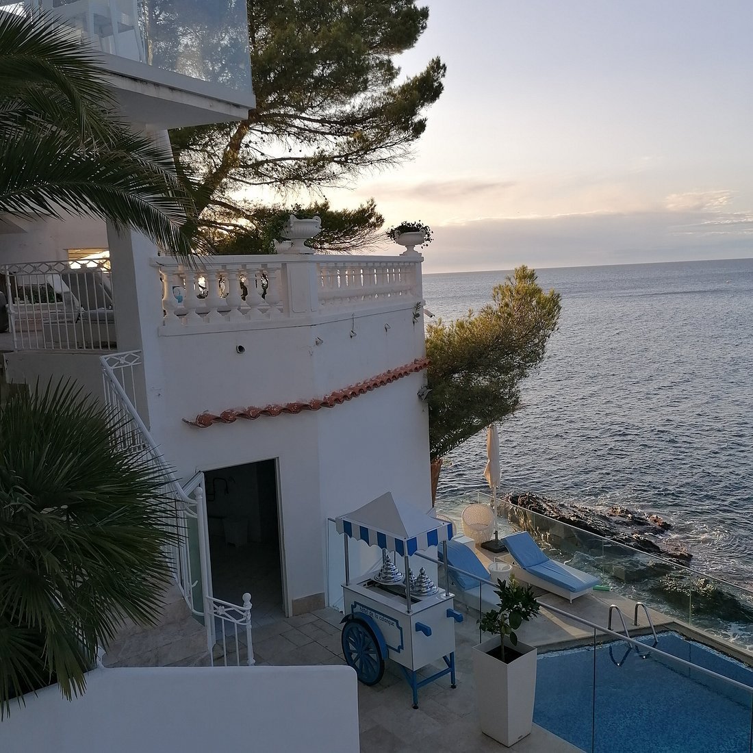 Restaurant Le Grand Bleu, Cavalaire Sur Mer, France